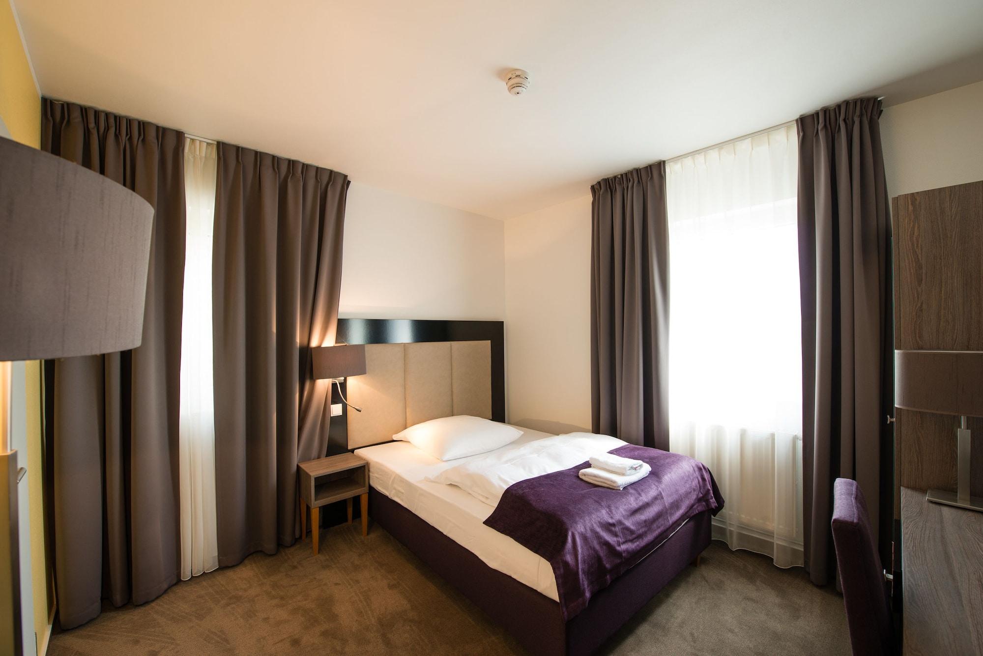 Goethe Hotel Messe By Trip Inn Франкфурт на Майн Екстериор снимка