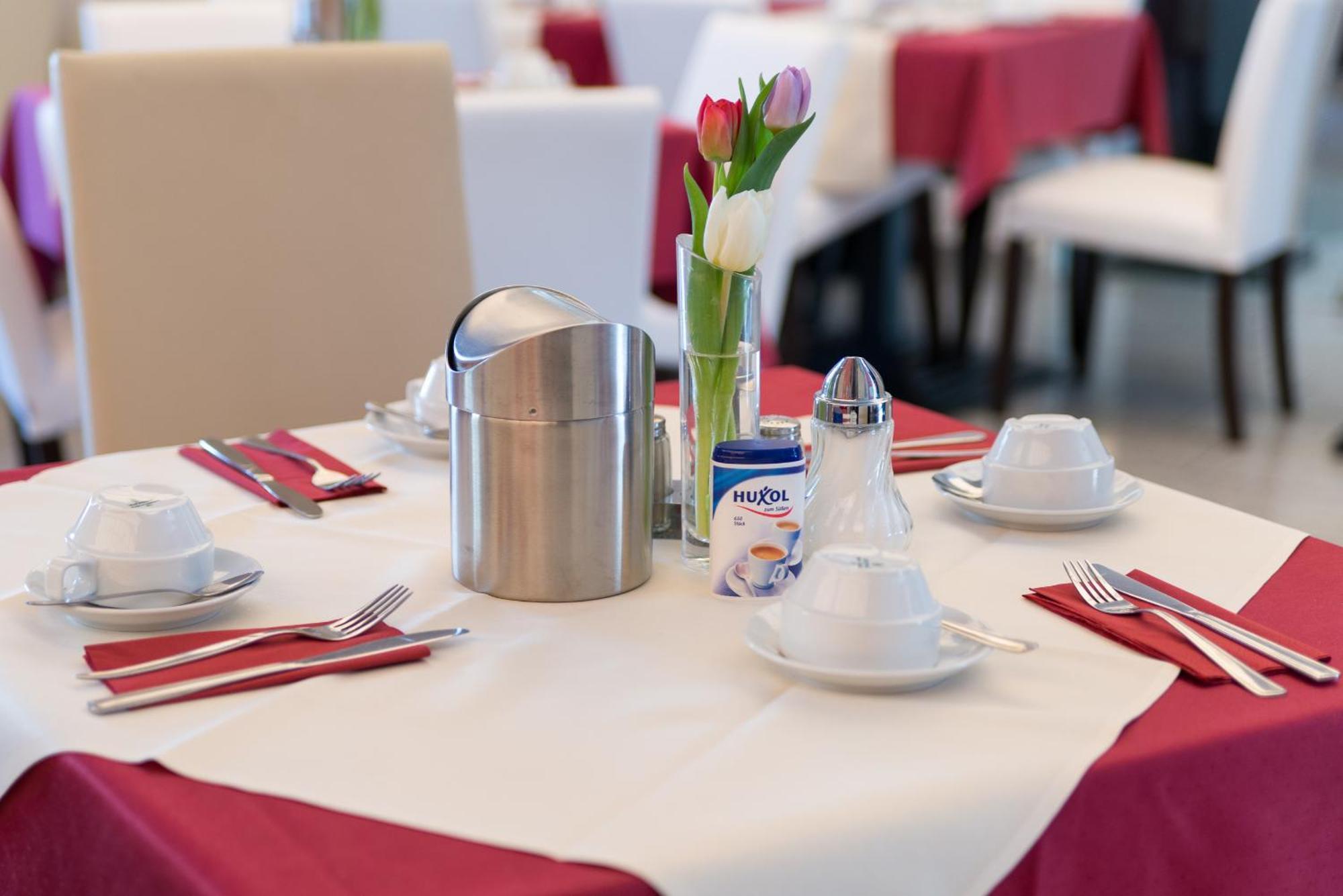 Goethe Hotel Messe By Trip Inn Франкфурт на Майн Екстериор снимка