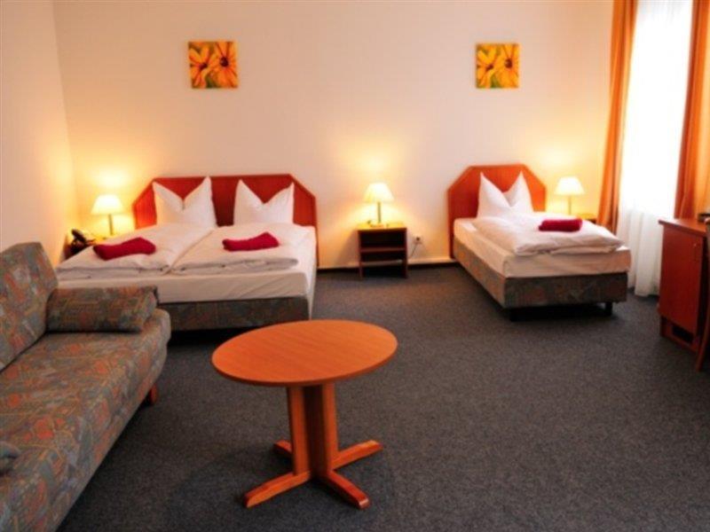 Goethe Hotel Messe By Trip Inn Франкфурт на Майн Екстериор снимка