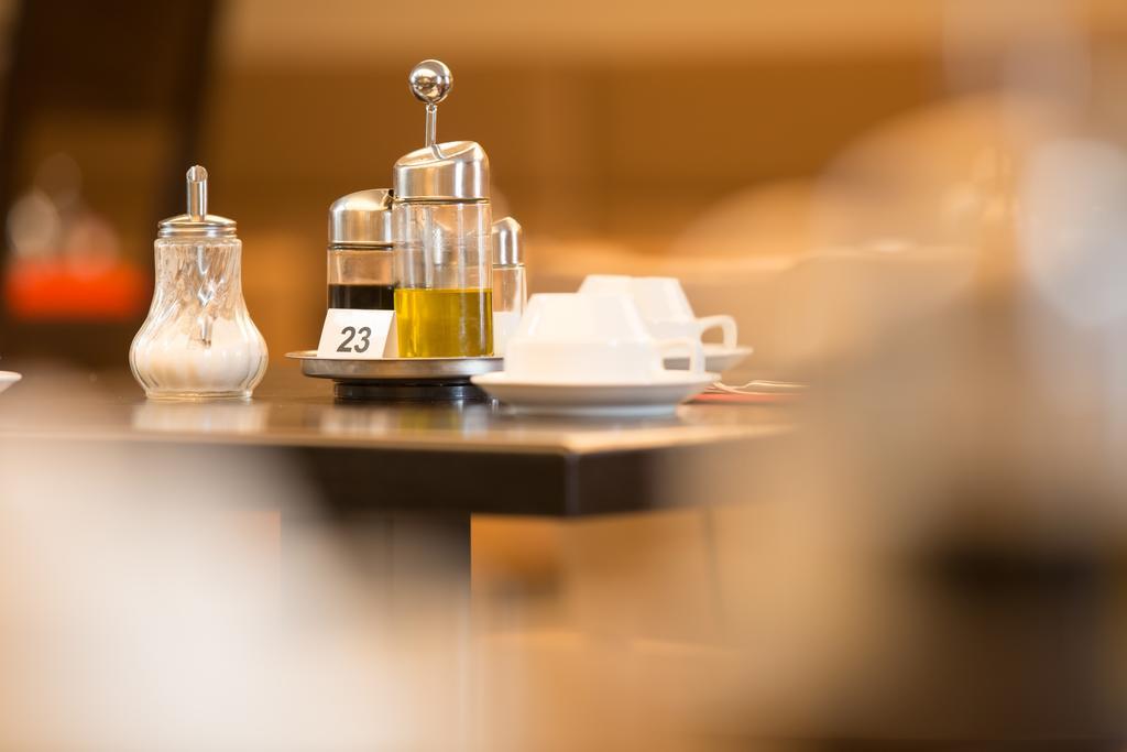 Goethe Hotel Messe By Trip Inn Франкфурт на Майн Екстериор снимка