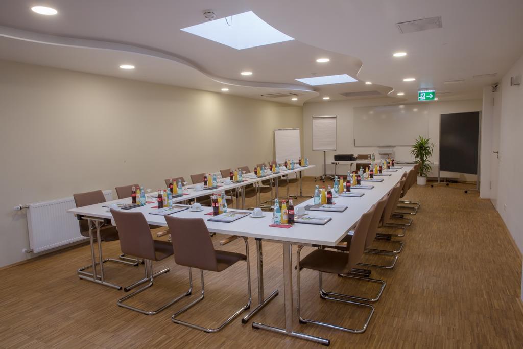 Goethe Hotel Messe By Trip Inn Франкфурт на Майн Екстериор снимка