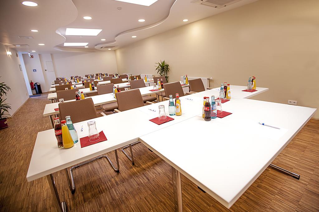 Goethe Hotel Messe By Trip Inn Франкфурт на Майн Екстериор снимка
