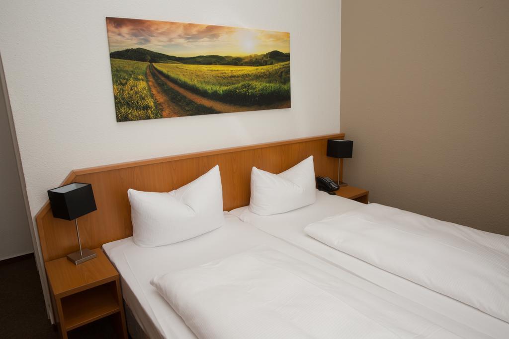 Goethe Hotel Messe By Trip Inn Франкфурт на Майн Екстериор снимка