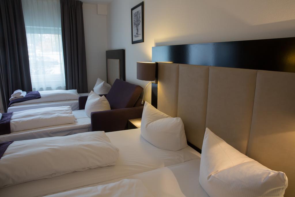 Goethe Hotel Messe By Trip Inn Франкфурт на Майн Екстериор снимка