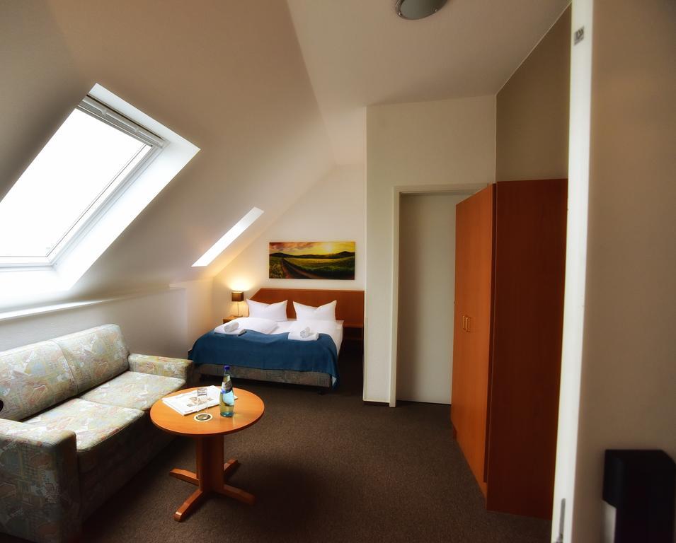 Goethe Hotel Messe By Trip Inn Франкфурт на Майн Екстериор снимка