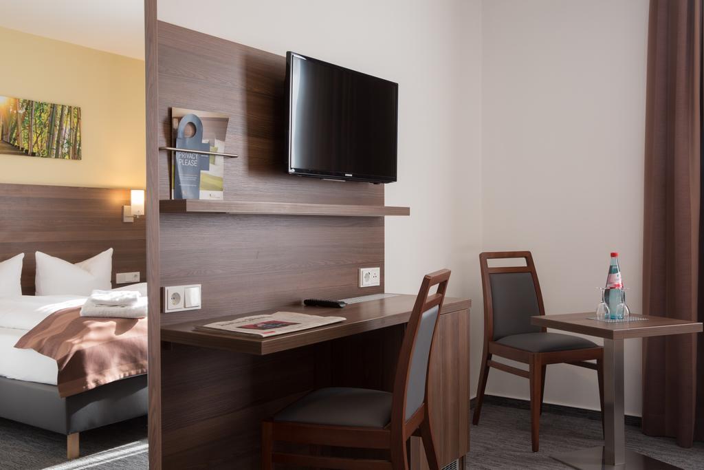 Goethe Hotel Messe By Trip Inn Франкфурт на Майн Екстериор снимка