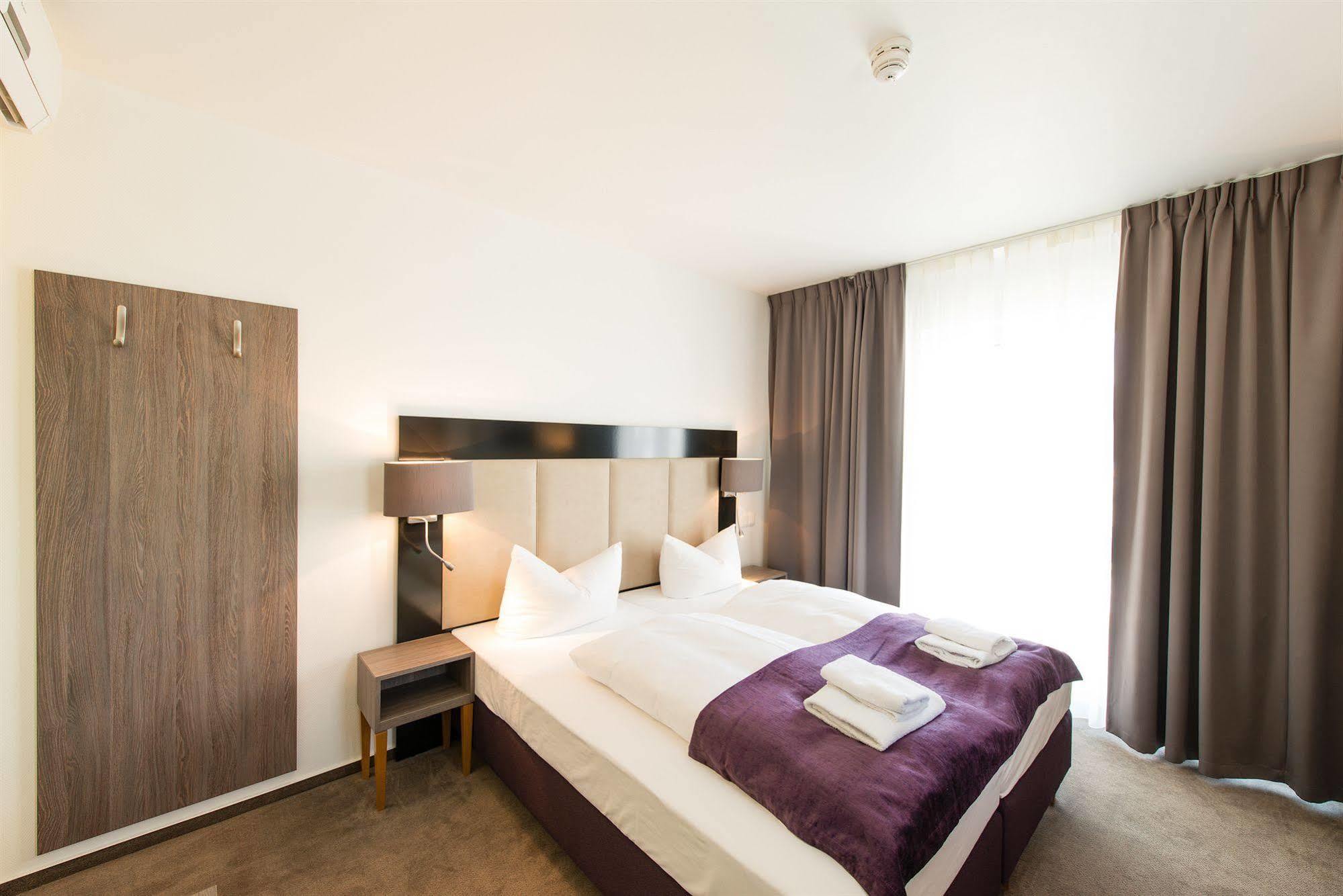 Goethe Hotel Messe By Trip Inn Франкфурт на Майн Екстериор снимка